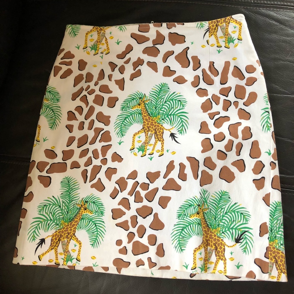 Govango Cotton mini skirt 17” with giraffe print